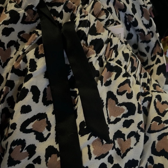 Victoria’s Secret Heart Leopard Pajama Set | Size XL | Long Sleeve & Pants - Picture 5 of 9